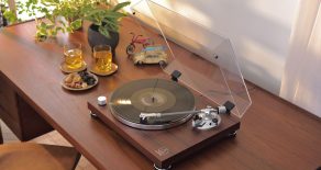 Preserving Analog Sound in the Digital Age: Bluetooth Turntables for Vinyl Enthusiasts